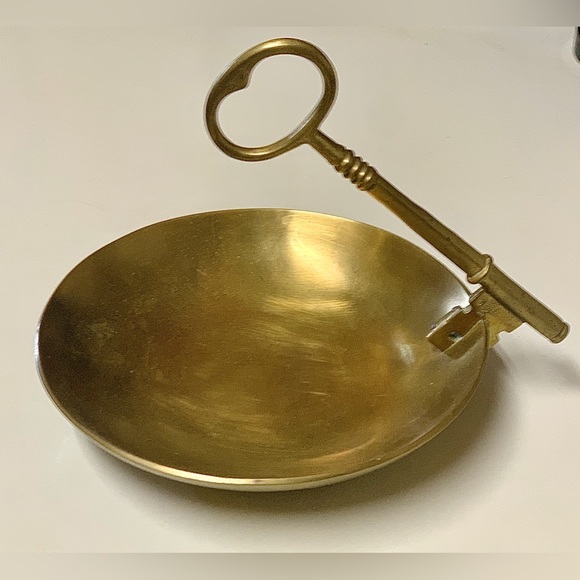 Vintage Mid Century Solid Brass VM VIRGINIA METALWORKS Key Coin Trinket Dish - Picture 8 of 16